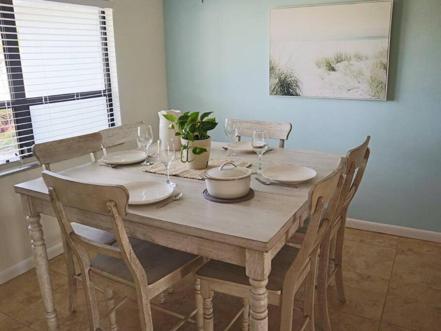 קייפ קורל Cozy Retreat, Heated Pool, Water Canal, Bikes,3 Bedroom מראה חיצוני תמונה